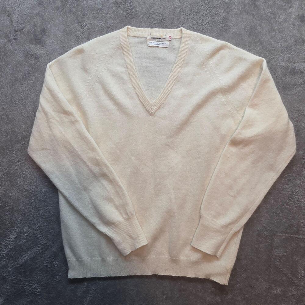 Vintage Sweater Womens 36 White Angora Wool V-Neck Hong Kong Knit Pullover Flaws